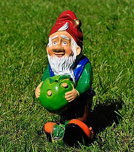 Декоративные украшения Art Figure Гном с яблоком (М) (5.022)